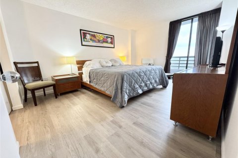 Снять в аренду кондоминиум в Авентура, Флорида 2 спальни, 102.56м2, № 1950076 - фото 16