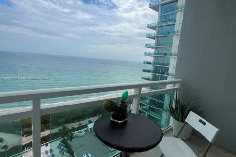 House in Miami Beach, Florida 2 bedrooms, 87.61 sq.m. № 2080233 - photo 3