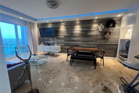House in Miami Beach, Florida 2 bedrooms, 87.61 sq.m. № 2080233 - photo 4