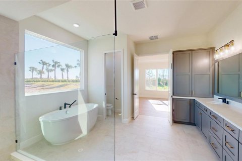 House in Apollo Beach, Florida 4 bedrooms, 278.99 sq.m. № 1578792 - photo 17