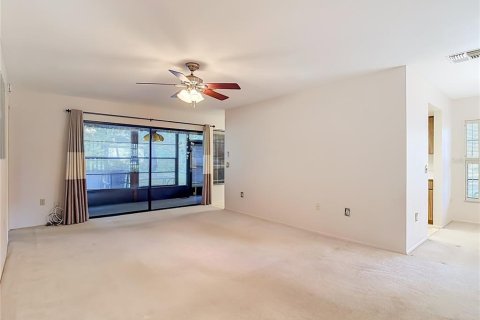 House in Spring Hill, Florida 2 bedrooms, 111.2 sq.m. № 2220599 - photo 13