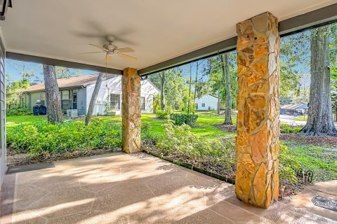 House in Spring Hill, Florida 2 bedrooms, 111.2 sq.m. № 2220599 - photo 11