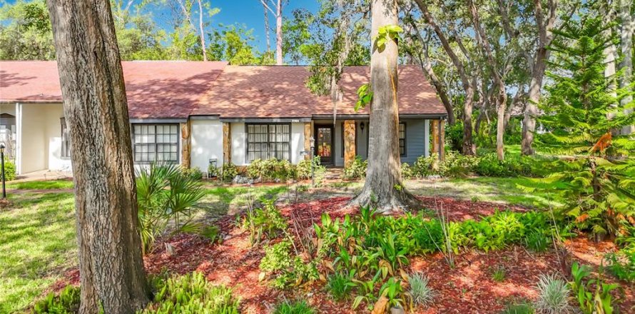 House in Spring Hill, Florida 2 bedrooms, 111.2 sq.m. № 2220599