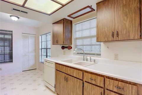 House in Spring Hill, Florida 2 bedrooms, 111.2 sq.m. № 2220599 - photo 23