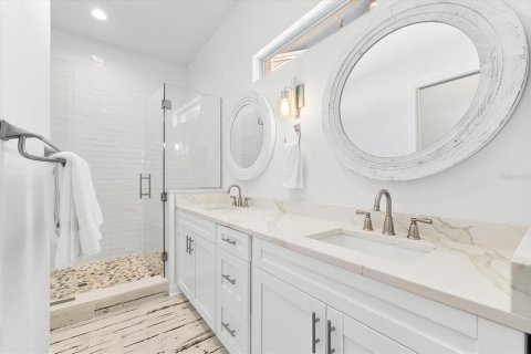 Villa ou maison à vendre à Palm Harbor, Floride: 4 chambres, 187.85 m2 № 1760481 - photo 25