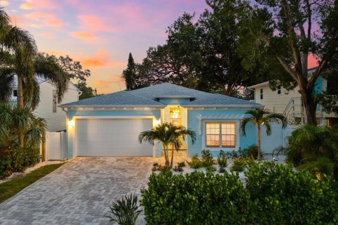 Villa ou maison à vendre à Palm Harbor, Floride: 4 chambres, 187.85 m2 № 1760481 - photo 1