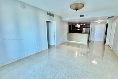 Condominio en alquiler en Miami, Florida, 2 dormitorios, 93.37 m2 № 1951474 - foto 2