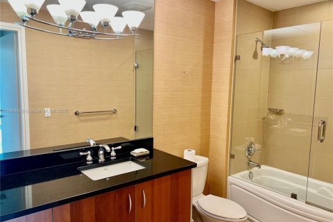 Condominio en alquiler en Miami, Florida, 2 dormitorios, 93.37 m2 № 1951474 - foto 14