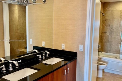 Condominio en alquiler en Miami, Florida, 2 dormitorios, 93.37 m2 № 1951474 - foto 9