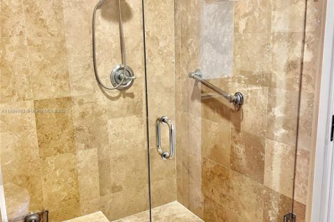 Condominio en alquiler en Miami, Florida, 2 dormitorios, 93.37 m2 № 1951474 - foto 10