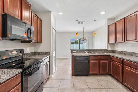 Casa en venta en Tampa, Florida, 3 dormitorios, 145.67 m2 № 2239103 - foto 9