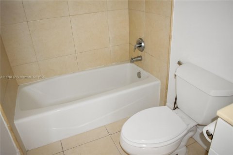 Copropriété à vendre à Miami Beach, Floride: 55.18 m2 № 1921841 - photo 14