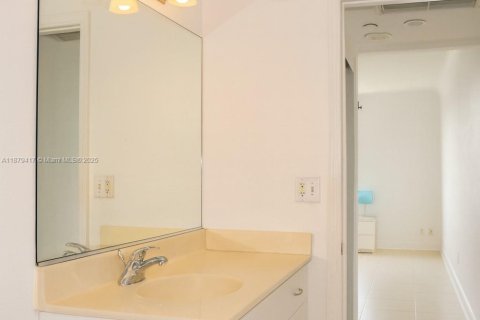 Copropriété à vendre à Miami Beach, Floride: 55.18 m2 № 1921841 - photo 12