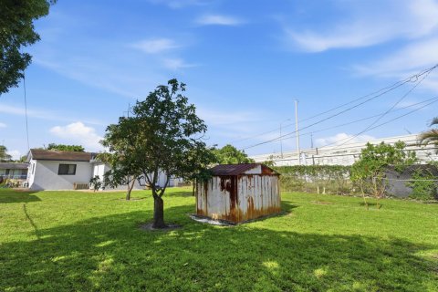 Commercial property in Oakland Park, Florida 143.07 sq.m. № 2177803 - photo 19