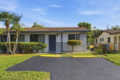 Commercial property in Oakland Park, Florida 143.07 sq.m. № 2177803 - photo 17