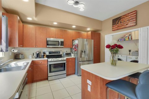 Adosado en venta en Cutler Bay, Florida, 2 dormitorios, 141.03 m2 № 2030804 - foto 3