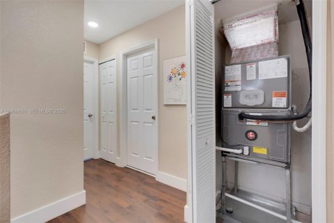 Adosado en venta en Cutler Bay, Florida, 2 dormitorios, 141.03 m2 № 2030804 - foto 15