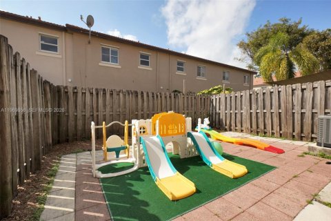 Adosado en venta en Cutler Bay, Florida, 2 dormitorios, 141.03 m2 № 2030804 - foto 7
