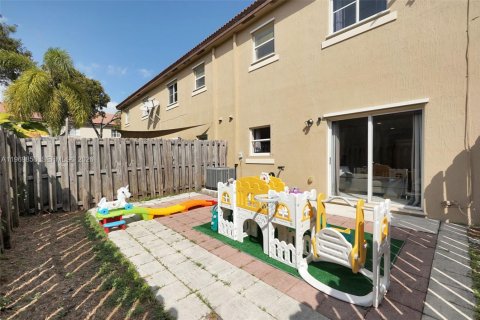 Adosado en venta en Cutler Bay, Florida, 2 dormitorios, 141.03 m2 № 2030804 - foto 6