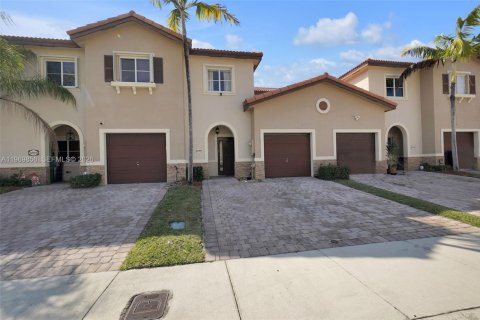 Adosado en Cutler Bay, Florida 2 dormitorios, 141.03 m2 № 2030804