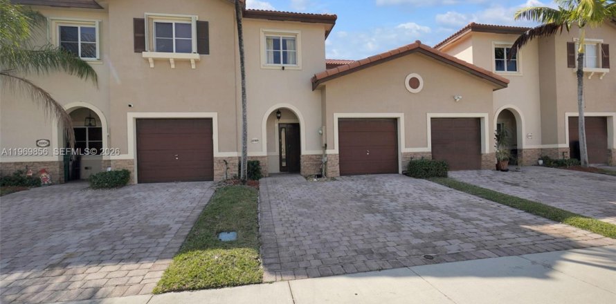 Adosado en Cutler Bay, Florida 2 dormitorios, 141.03 m2 № 2030804