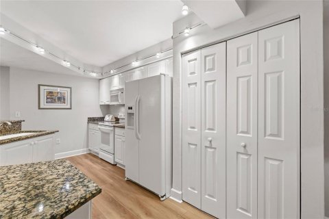 Condominio en venta en New Smyrna Beach, Florida, 3 dormitorios, 179.77 m2 № 2308100 - foto 5