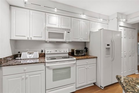 Condominio en venta en New Smyrna Beach, Florida, 3 dormitorios, 179.77 m2 № 2308100 - foto 7