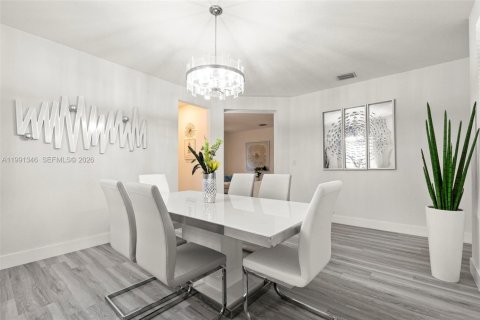 Villa ou maison à vendre à Homestead, Floride: 4 chambres, 202.34 m2 № 2057142 - photo 13