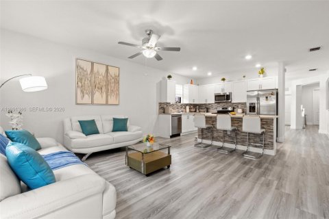 Villa ou maison à vendre à Homestead, Floride: 4 chambres, 202.34 m2 № 2057142 - photo 15