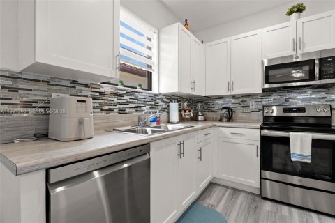 Villa ou maison à vendre à Homestead, Floride: 4 chambres, 202.34 m2 № 2057142 - photo 17