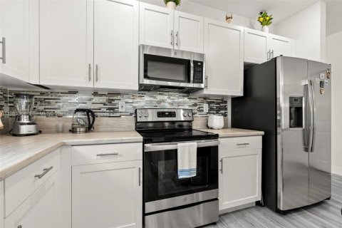 Villa ou maison à vendre à Homestead, Floride: 4 chambres, 202.34 m2 № 2057142 - photo 18