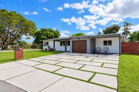 Casa en Wilton Manors, Florida 3 dormitorios, 143.16 m2 № 2427924