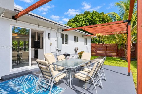 Casa en venta en Wilton Manors, Florida, 3 dormitorios, 143.16 m2 № 2427924 - foto 22