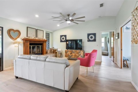 House in Palm Coast, Florida 3 bedrooms, 224.54 sq.m. № 1826961 - photo 7