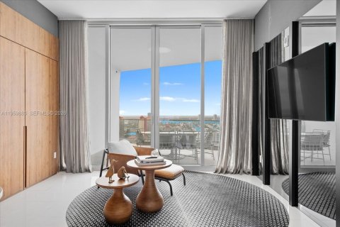 Condo in Sunny Isles Beach, Florida, 3 bedrooms № 2032022 - photo 13
