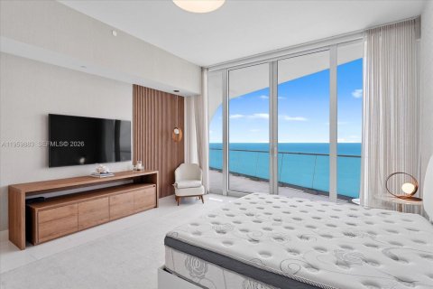 Condo in Sunny Isles Beach, Florida, 3 bedrooms № 2032022 - photo 15