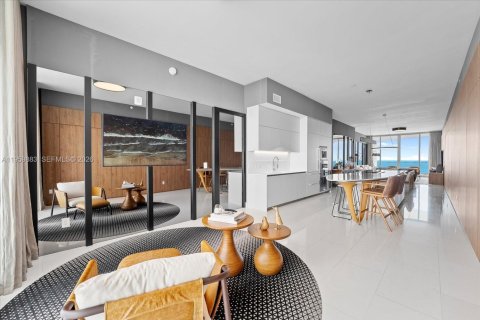 Condo in Sunny Isles Beach, Florida, 3 bedrooms № 2032022 - photo 11