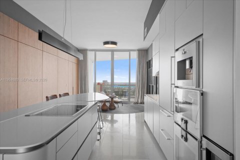 Condo in Sunny Isles Beach, Florida, 3 bedrooms № 2032022 - photo 8