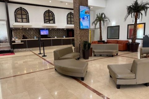 Купить кондоминиум в Санни-Айлс-Бич, Флорида № 2009713 - фото 2