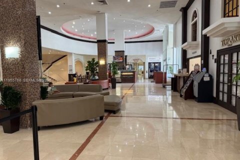 Купить кондоминиум в Санни-Айлс-Бич, Флорида № 2009713 - фото 4