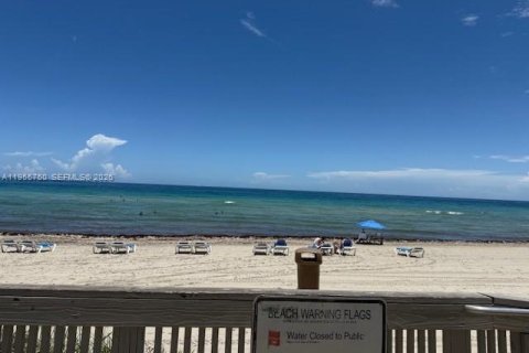 Купить кондоминиум в Санни-Айлс-Бич, Флорида № 2009713 - фото 12