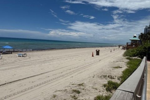 Купить кондоминиум в Санни-Айлс-Бич, Флорида № 2009713 - фото 13