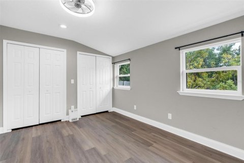 Casa en venta en Eustis, Florida, 4 dormitorios, 292.83 m2 № 2350134 - foto 10