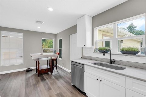 Casa en venta en Eustis, Florida, 4 dormitorios, 292.83 m2 № 2350134 - foto 15