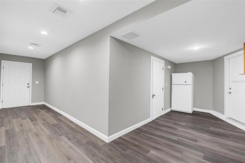 Casa en venta en Eustis, Florida, 4 dormitorios, 292.83 m2 № 2350134 - foto 7