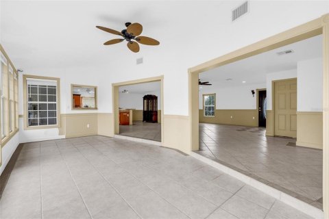 Casa en venta en Eustis, Florida, 4 dormitorios, 292.83 m2 № 2350134 - foto 19