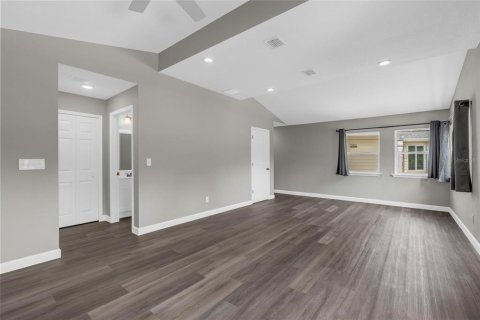 Casa en venta en Eustis, Florida, 4 dormitorios, 292.83 m2 № 2350134 - foto 6