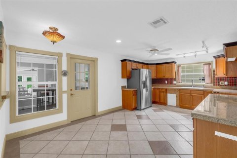 Casa en venta en Eustis, Florida, 4 dormitorios, 292.83 m2 № 2350134 - foto 23