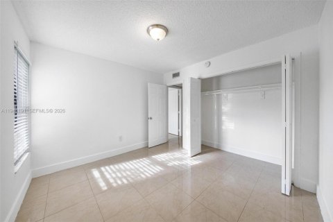 Apartment in North Miami, Florida 2 bedrooms, 78.97 sq.m. № 2002467 - photo 8