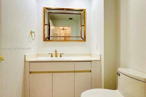 Condominio en alquiler en Coral Gables, Florida, 3 dormitorios, 195.09 m2 № 1993790 - foto 16